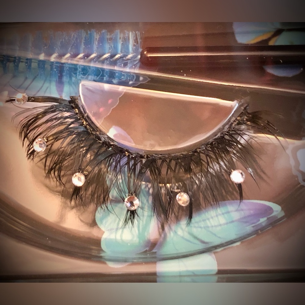 Eyelashes - Picture 5 of 5